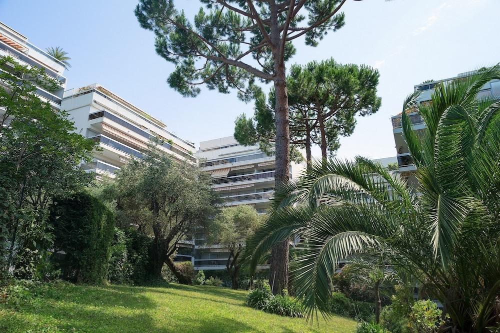 Residence Pierre & Vacances La Rostagne Ζουάν λε Πιν Εξωτερικό φωτογραφία